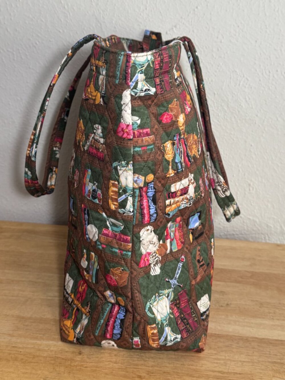 Vera Bradley X Harry Potter Original Zip Tote in Hogwarts Library NWT - Picture 9 of 11